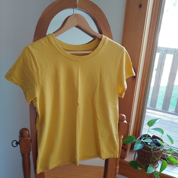 Urban Outfitters Tops - 🌻 Urban Outfitters - Yellow crew neck t-shirt
